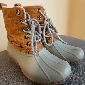 Unisex duck boots